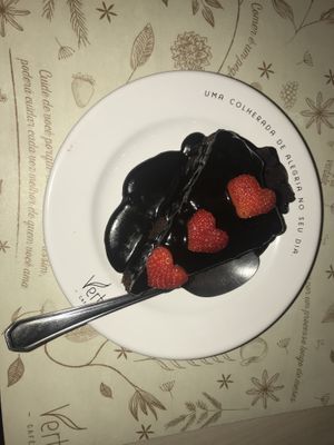 Bolo de chocolate com ganache at Vert Café in Brasilia