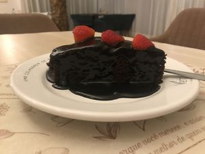 Bolo de chocolate com ganache  at Vert Café in Brasilia