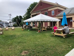 Outdoor seating  at Live Cafe in Kennebunk