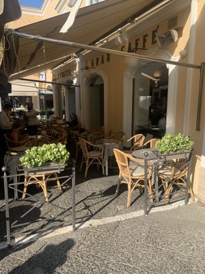 sitting area at La Terrazza di Venere in Capri