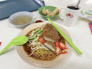 猪扒素食面。好吃😋  at Daily Green 吉祥素 -  Yishun St in North Singapore