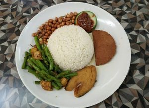 椰浆饭 Nasi Lemak at Daily Green 吉祥素 -  Yishun St in North Singapore