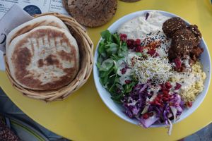 "Lotte" Salad Bowl (vegan) at LUUC Café in Saarbrucken