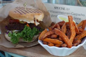 "Susi" Burger & sweet potato fries (vegan) at LUUC Café in Saarbrucken