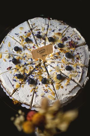 Veganer CARROT CAKE at LUUC Café in Saarbrucken