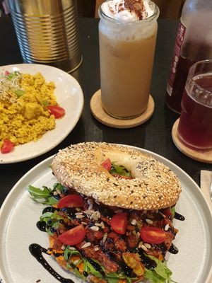  at LUUC Café in Saarbrucken