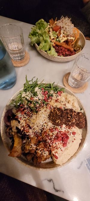 Vegane Bowls at LUUC Café in Saarbrucken