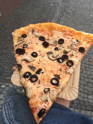 Vegan slice of pizza at La Pizza Berra in Liberec