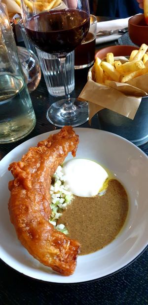 Tempura, fries and bio red wine at Jazzköket in Ostersund