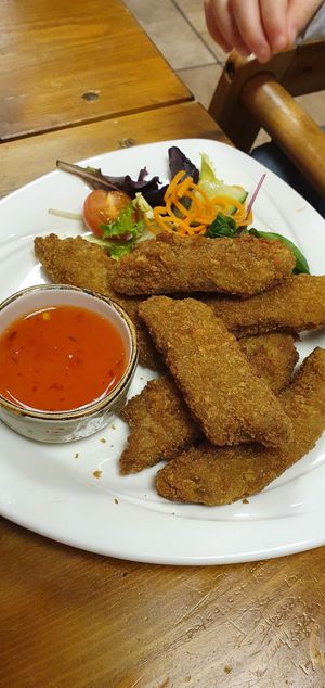 Chicken-less bites with sweet chilli sauce at The Eating Gorilla in Penrhyndeudraeth