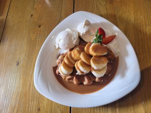 SPECIAL: Biscoff Waffle at The Eating Gorilla in Penrhyndeudraeth