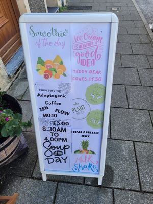 The Eating Gorilla Outside at The Eating Gorilla in Penrhyndeudraeth