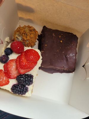 Homemade White Chocolate and Biscoff Gorilla Ball, Homemade Jaffa Square and Homemade Cheezecake (Take-out) at The Eating Gorilla in Penrhyndeudraeth