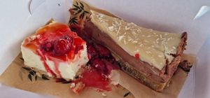 Cheesecake & dirty cow at The Eating Gorilla in Penrhyndeudraeth