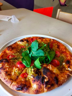 Pizza margarita at OMM INN in Eskisehir