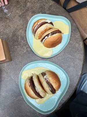 Hamburger at OMM INN in Eskisehir