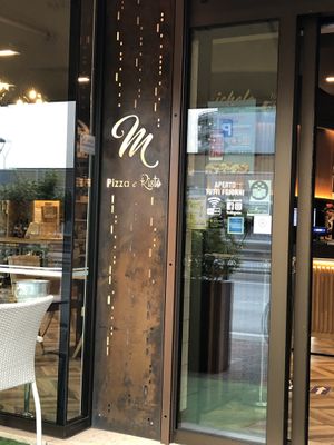 restaurant entrance at Da Michele in Venice