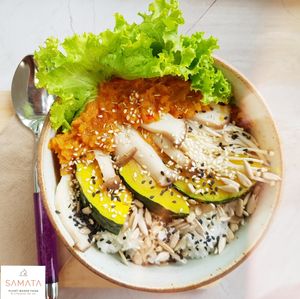 How about a fancy Chickpeas Plant-based Curry Bowl with full of protein today !! Now Open at @samatastyle 
8 am to 4 pm (Close Thursday)
Next to @7_pounds 
Behind Maya Mall

Hope t at Samata in Chiang Mai