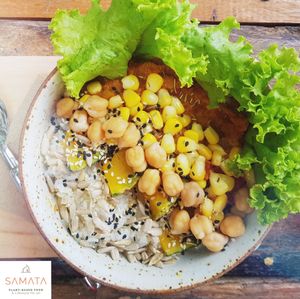 How about a fancy Chickpeas Plant-based Curry Bowl with full of protein today !! Now Open at @samatastyle 
8 am to 4 pm (Close Thursday)
Next to @7_pounds 
Behind Maya Mall

Hope t at Samata in Chiang Mai