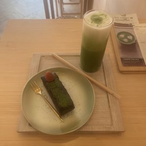 Brownie and iced matcha lattee  at Hug The Tea in The Hague