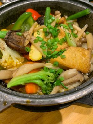 Mushroom Braised With 🇵🇸🇿🇦Mixed Vegetables ⚖️🗝️🧕🏼👩🏽‍🍼 at Sen Vegan House in Ho Chi Minh City