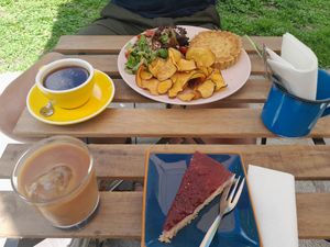 Quiche & salad plus strawberry cheese cake. Yum!!! at Soul - Alimentação Saudável e do Bem in Braga