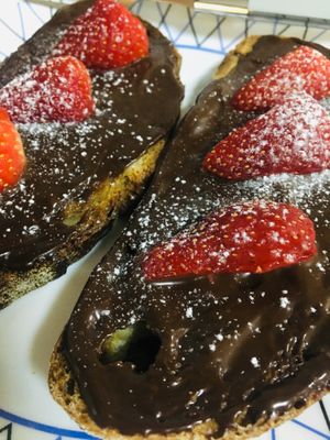 Toast with cocoa cream and strawberry  at Soul - Alimentação Saudável e do Bem in Braga