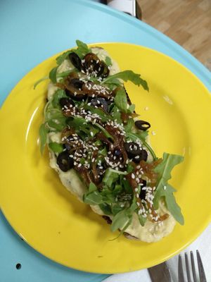 Hummus toast at Soul - Alimentação Saudável e do Bem in Braga