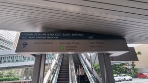 Walkway option to avoid getting wet at Minf Houze Vegan Cafe in Kuala Lumpur