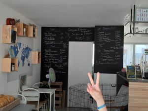 Innenbereich mit Schlafdomizil für den heimischen Hund 🐶 at 3ème Vague in Mimizan