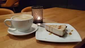 Vegan cheesecake & latter at Real Food Daily in West Hollywood
