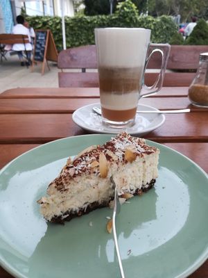 Veganer Hirse Käsekuchen at Portowa28 in Kolobrzeg