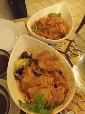 Tofu sauté et vermicelles aux légumes at Le Yack in Clermont-ferrand