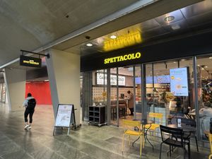 front  at Caffe Spettacolo in Luzern