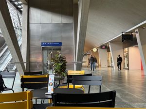 outside seating  at Caffe Spettacolo in Luzern