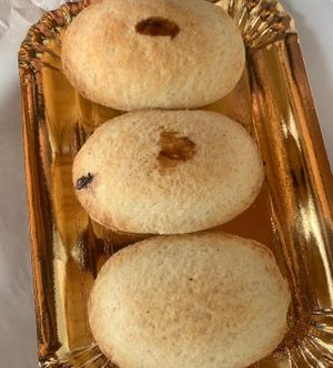 Pasticciotti normali e al cioccolato   at Pasticceria Ideal in Lecce