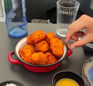Buñuelos de boniato con chutney de mango  at Meraki in Oviedo