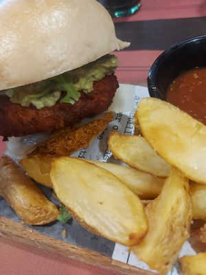 Hamburguesa vegetariana 11€ at Meraki in Oviedo