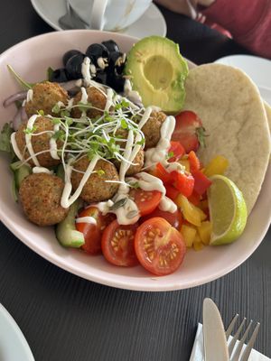 Vegan Falaffel Bowl - Hummus is missing in that picture  at Beachcove Café in Waterville