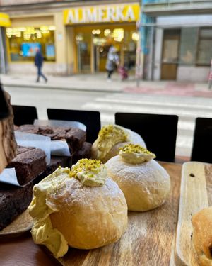 Vegan dessert in Dolce Capriccio at Dolce Capriccio Pasticceria in Oviedo