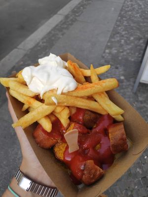 Vegan currywurst with vegan mayo at Curry 61 in Berlin