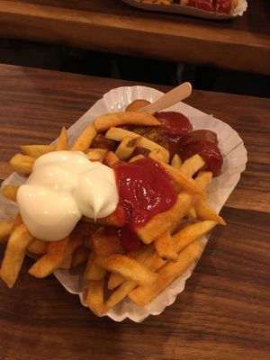 Veggie curry wurst with NON VEGAN mayo at Curry 61 in Berlin