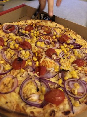 Selbst zusammen gestellte Pizza at Domino's Pizza in Dusseldorf