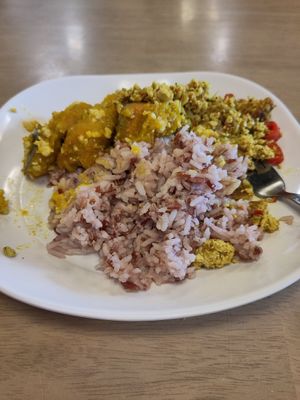 Rice with two Entree at Shine Tong - Vegetarian Food Booth in Bangkok