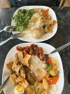 Good food and afordable !   at Shine Tong - Vegetarian Food Booth in Bangkok
