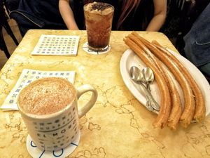 Recuerdos de El Moro y sus deliciosas opciones vegan 😌 at Churrería El Moro in Mexico City