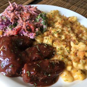 Jerk bits, mac n cheese & kaleslaw at Earth's Kitchen  in Birmingham