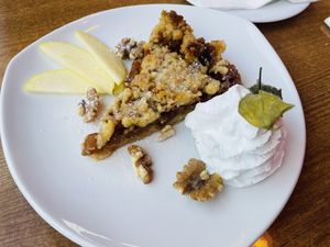 Apfelkuchen mit veganer Sahne at Mint in St Kanzian