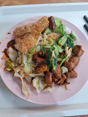 Economic plate at Xing Hua Vegetarian 兴化美食 - Albert Mall in Central Singapore