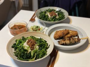 With my guest, Mamul bibimbap with plant-based meat skewers   at Helen's House in Seoul